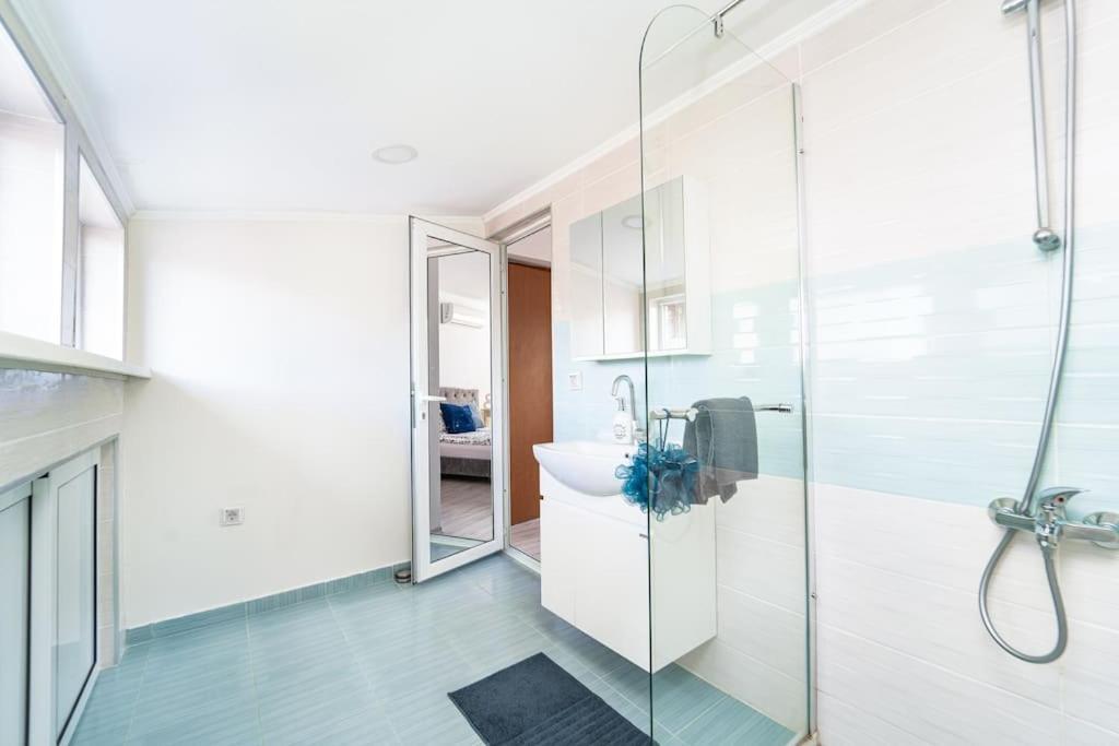 Central Apartment 2Bd Next To Vitosha Bul. Sofia Exterior photo
